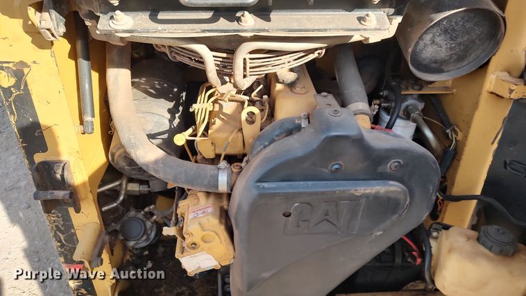 image for item LA9319 2000 Caterpillar 226  skid steer loader