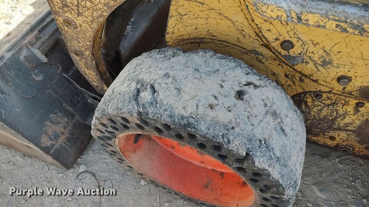 image for item LA9319 2000 Caterpillar 226  skid steer loader