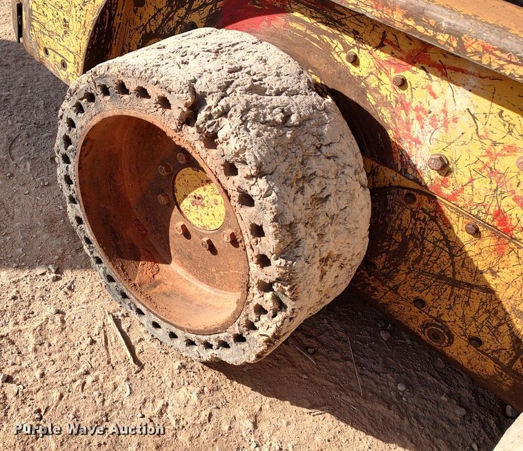 image for item LA9319 2000 Caterpillar 226  skid steer loader