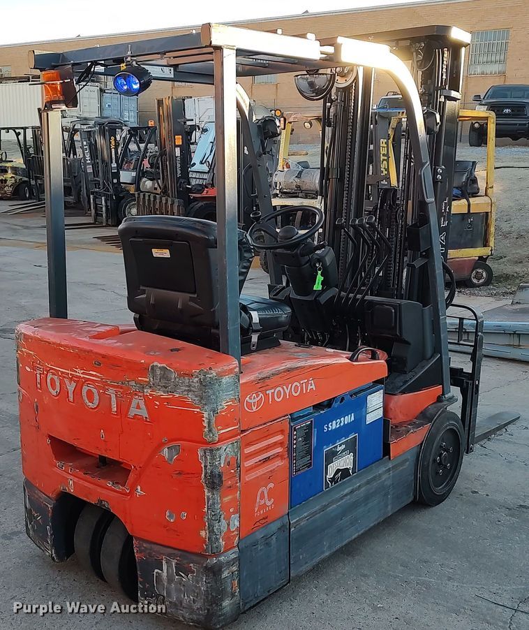 image for item LA9353 Toyota 7FBEU20  forklift