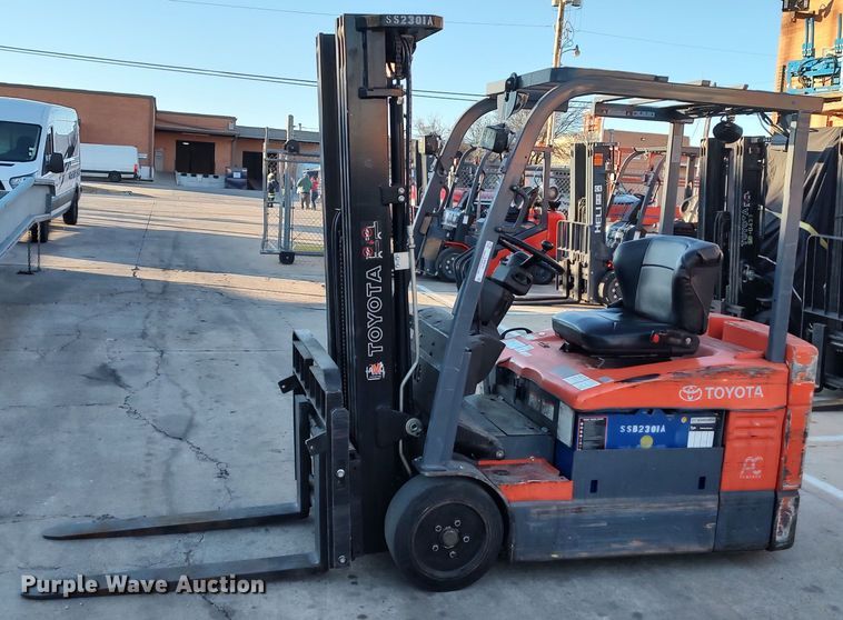 image for item LA9353 Toyota 7FBEU20  forklift