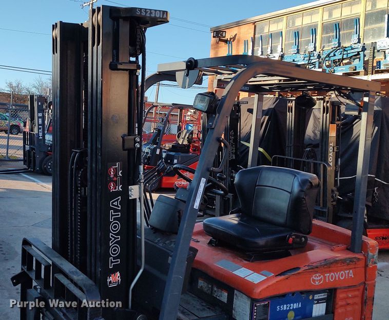 image for item LA9353 Toyota 7FBEU20  forklift