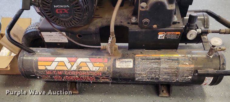 image for item LG9427 (2) air compressors