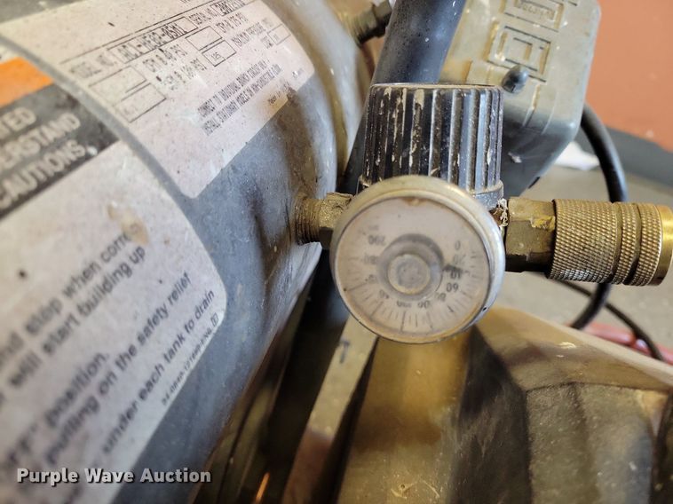 image for item LG9427 (2) air compressors