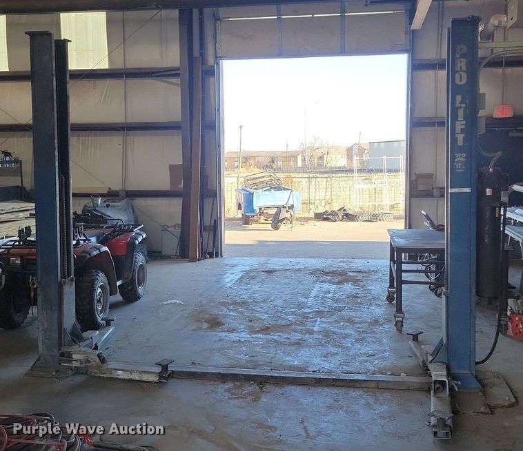 image for item LG9434 Pro-Lift BP-7  automotive lift