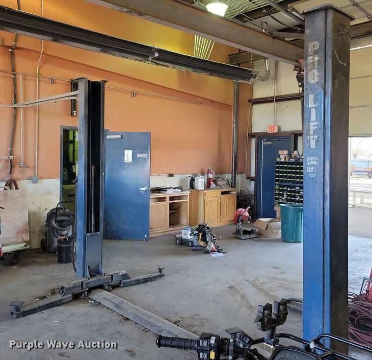 image for item LG9434 Pro-Lift BP-7  automotive lift