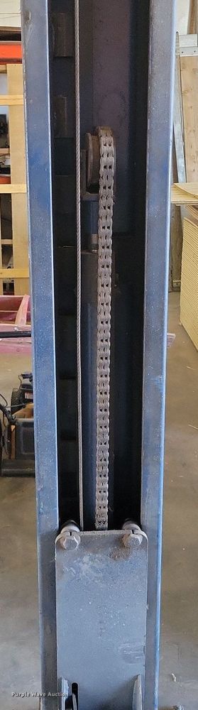 image for item LG9434 Pro-Lift BP-7  automotive lift
