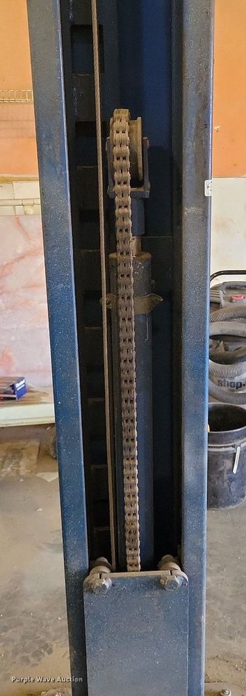 image for item LG9434 Pro-Lift BP-7  automotive lift