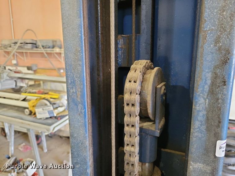 image for item LG9434 Pro-Lift BP-7  automotive lift