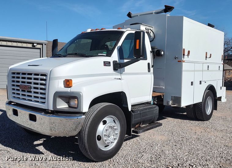 image for item LK9505 2007 GMC C7500  utility / service truck