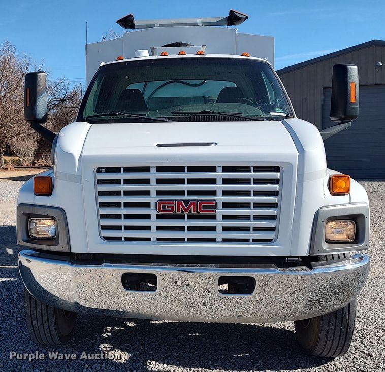 image for item LK9505 2007 GMC C7500  utility / service truck