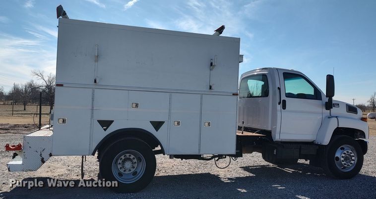 image for item LK9505 2007 GMC C7500  utility / service truck
