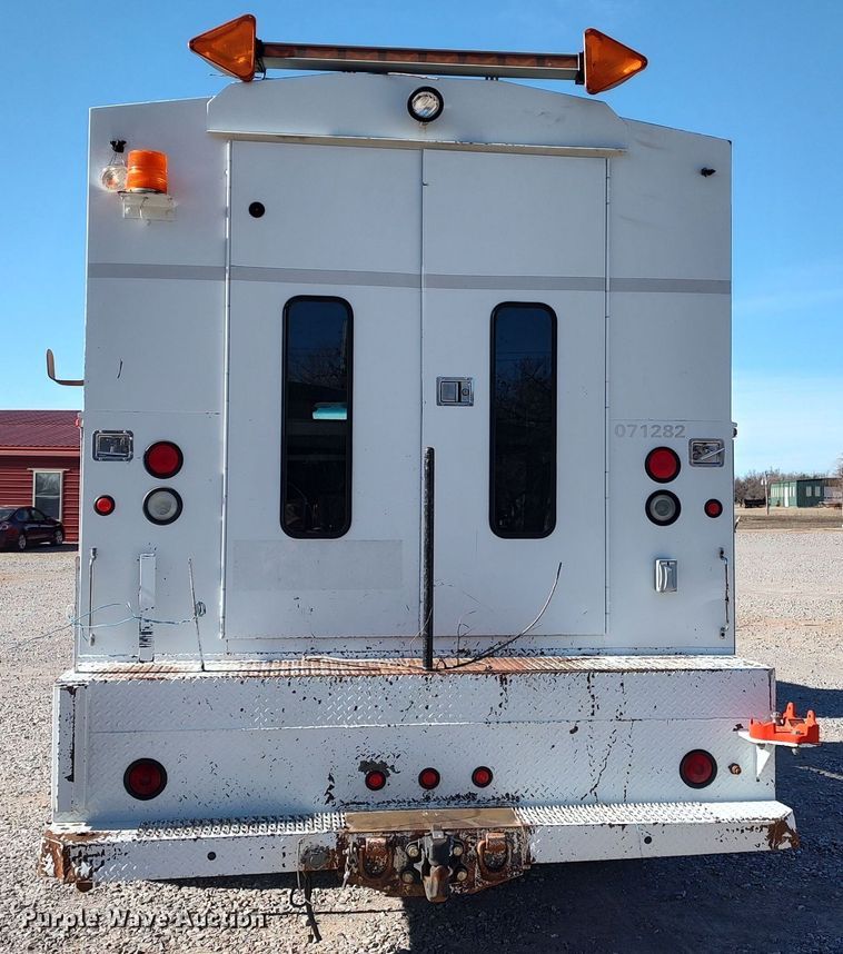 image for item LK9505 2007 GMC C7500  utility / service truck