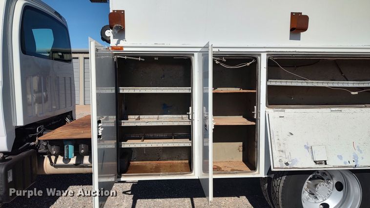 image for item LK9505 2007 GMC C7500  utility / service truck