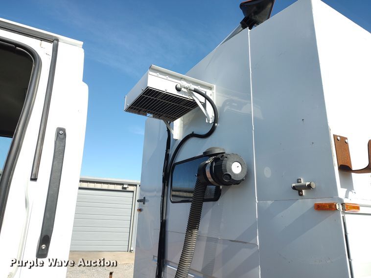 image for item LK9505 2007 GMC C7500  utility / service truck