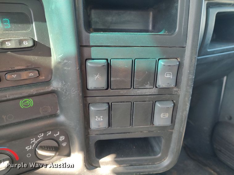 image for item LK9505 2007 GMC C7500  utility / service truck