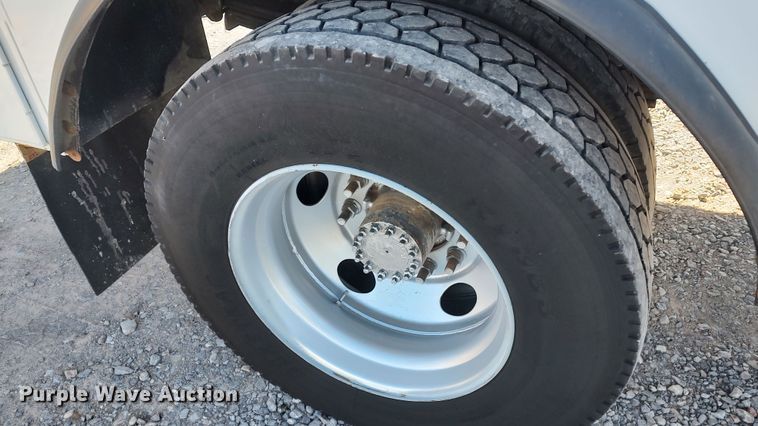 image for item LK9505 2007 GMC C7500  utility / service truck