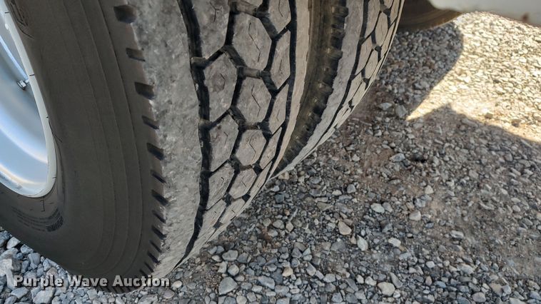 image for item LK9505 2007 GMC C7500  utility / service truck