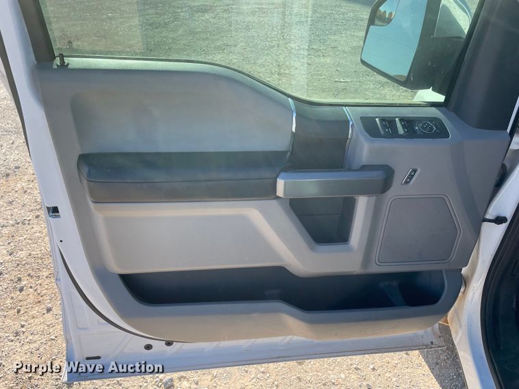 image for item LP9181 2016 Ford F150 XLT  SuperCrew pickup truck