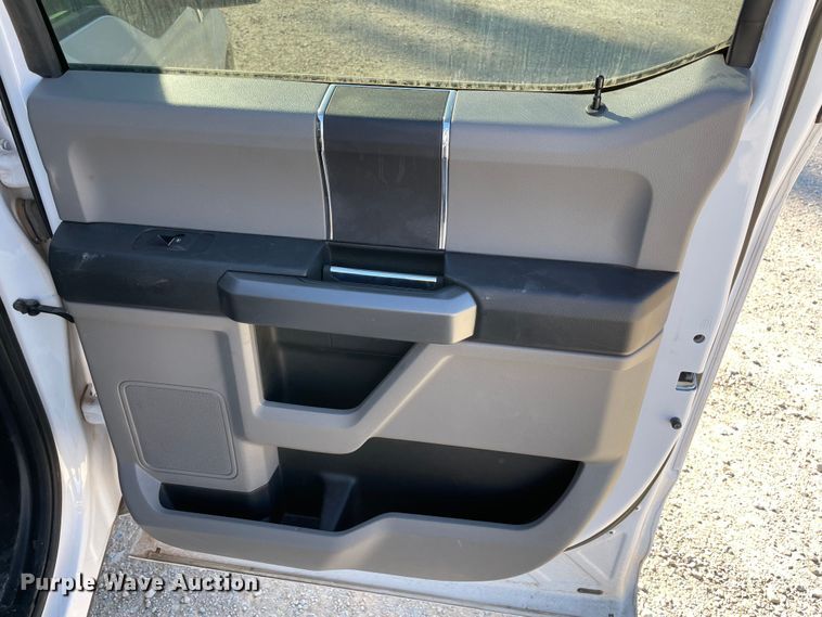 image for item LP9181 2016 Ford F150 XLT  SuperCrew pickup truck