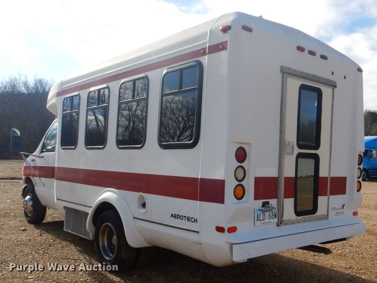 image for item LT9029 1996 Ford E350  shuttle bus