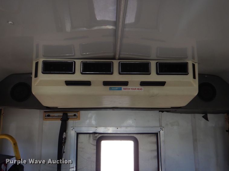 image for item LT9029 1996 Ford E350  shuttle bus