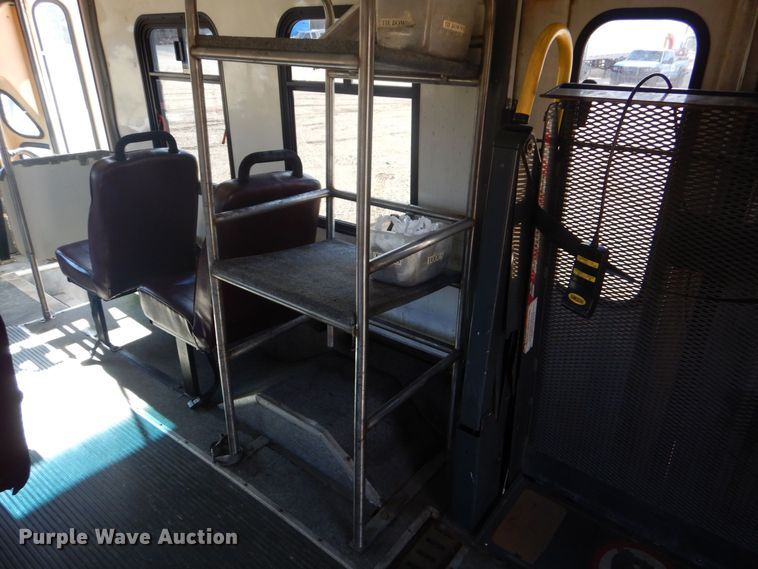 image for item LT9029 1996 Ford E350  shuttle bus