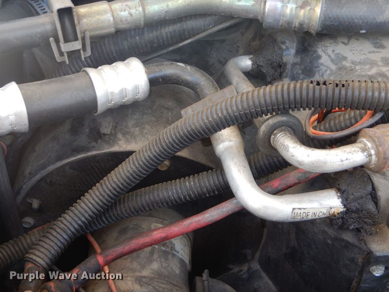 image for item LT9029 1996 Ford E350  shuttle bus