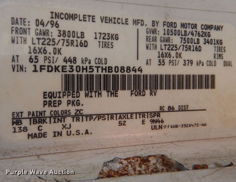 image for item LT9029 1996 Ford E350  shuttle bus