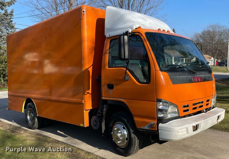 image for item MA9813 2006 GMC W4500  box truck