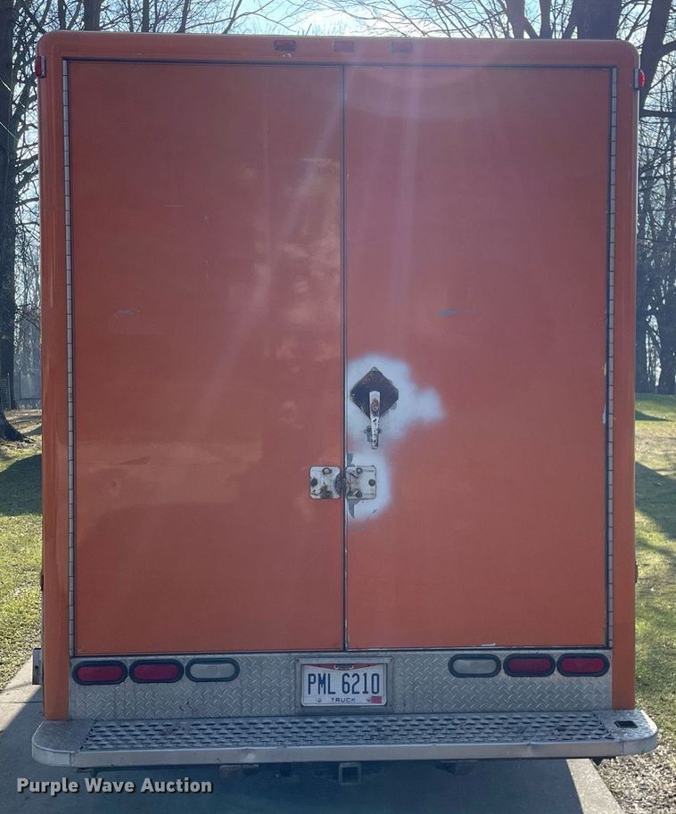 image for item MA9813 2006 GMC W4500  box truck