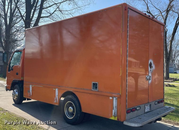 image for item MA9813 2006 GMC W4500  box truck