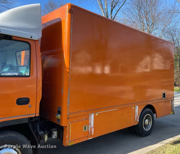 image for item MA9813 2006 GMC W4500  box truck