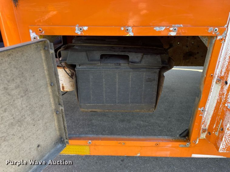 image for item MA9813 2006 GMC W4500  box truck