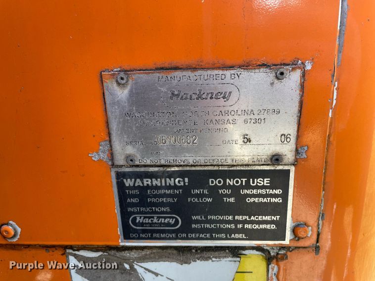 image for item MA9813 2006 GMC W4500  box truck