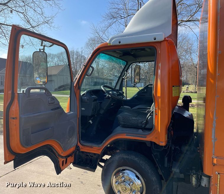 image for item MA9813 2006 GMC W4500  box truck