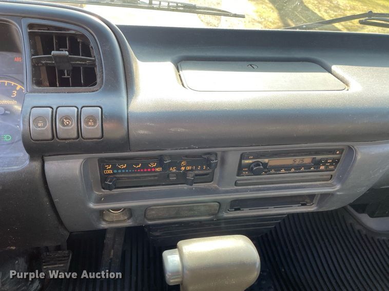 image for item MA9813 2006 GMC W4500  box truck