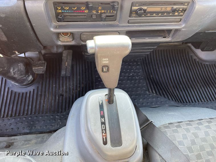 image for item MA9813 2006 GMC W4500  box truck