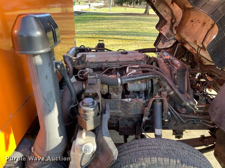 image for item MA9813 2006 GMC W4500  box truck