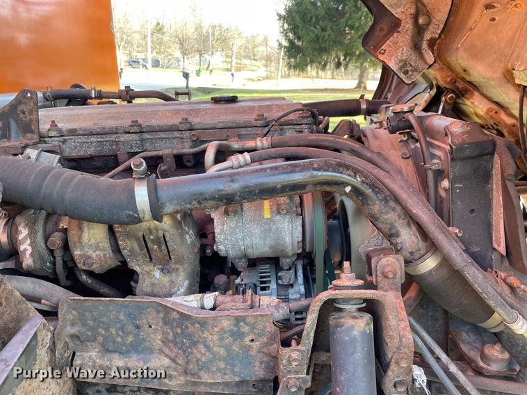 image for item MA9813 2006 GMC W4500  box truck