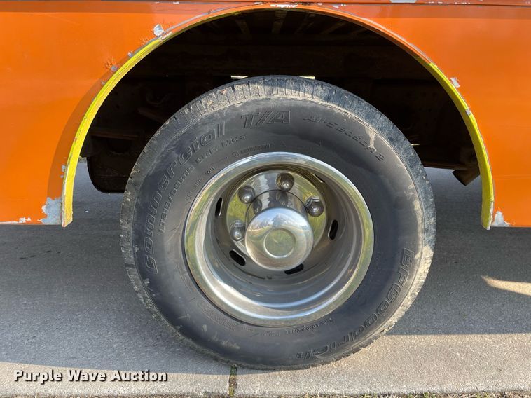 image for item MA9813 2006 GMC W4500  box truck