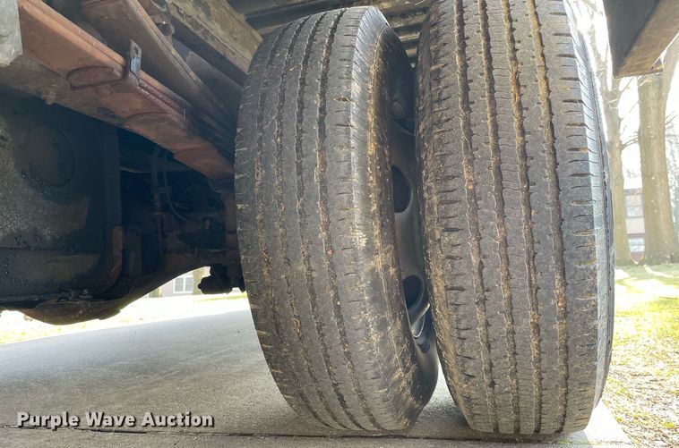 image for item MA9813 2006 GMC W4500  box truck