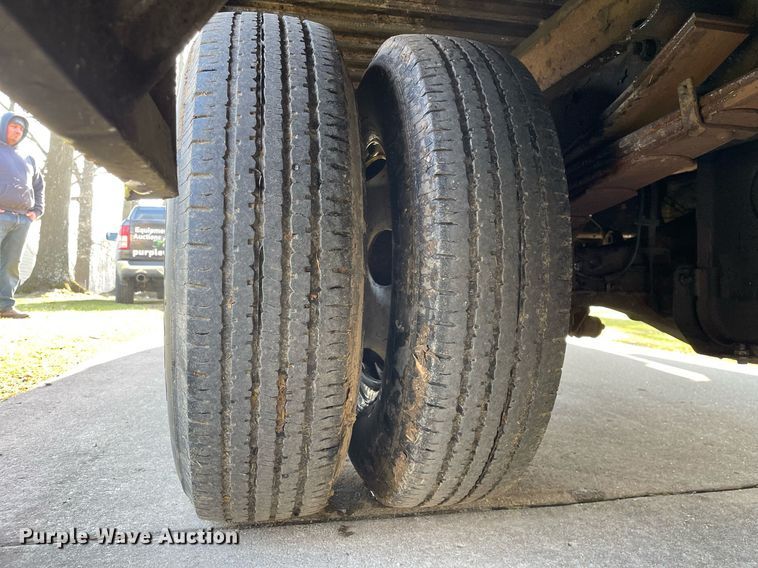 image for item MA9813 2006 GMC W4500  box truck