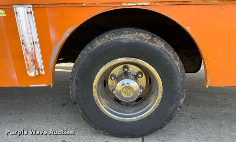 image for item MA9813 2006 GMC W4500  box truck