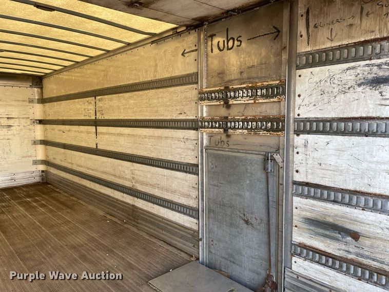 image for item MA9814 2016 International 4300  box truck