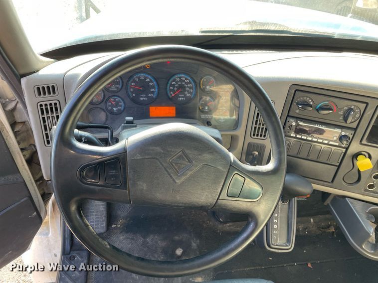 image for item MA9814 2016 International 4300  box truck