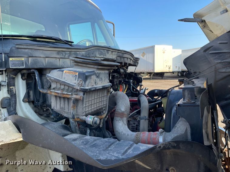 image for item MA9814 2016 International 4300  box truck