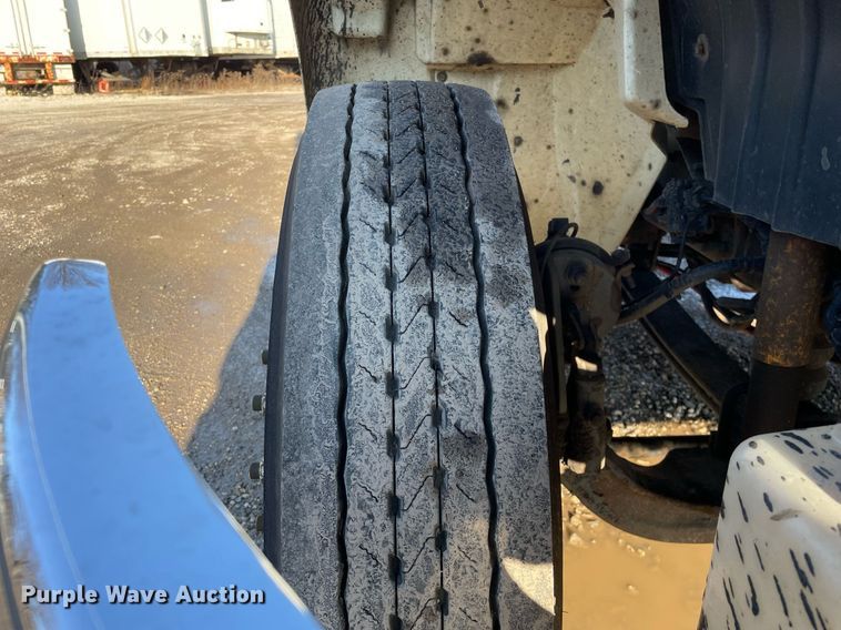 image for item MA9814 2016 International 4300  box truck