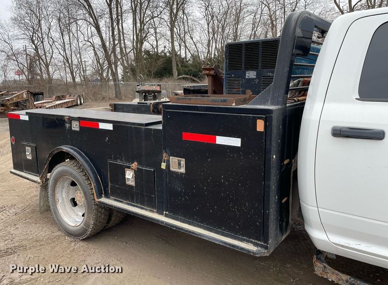 image for item MA9815 2012 Dodge Ram 5500HD  Crew Cab flatbed truck