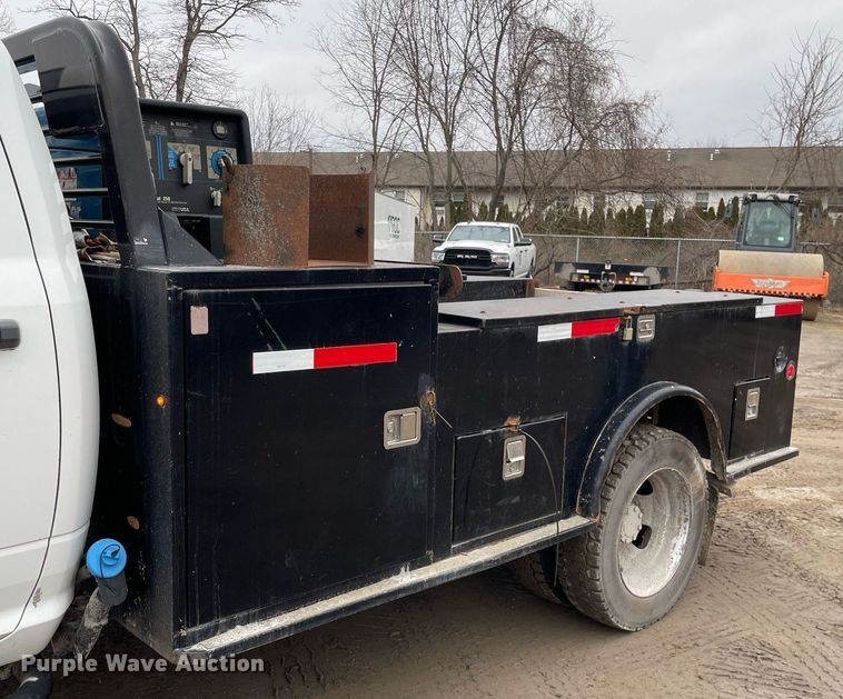 image for item MA9815 2012 Dodge Ram 5500HD  Crew Cab flatbed truck